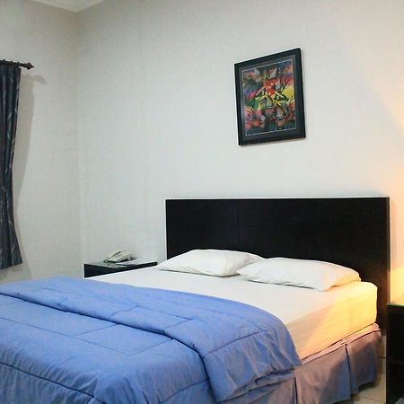 Carica Homestay Surabaya Exterior photo